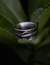Load image into Gallery viewer, Handmade Leaf Spinner Ring