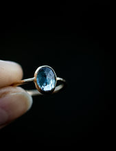 Load image into Gallery viewer, Blue Kyanite Hammered Band