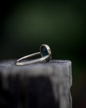 Load image into Gallery viewer, Blue Kyanite Hammered Band
